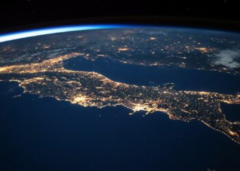 UNIVERSOS EM MOVIMENTO