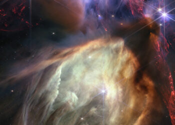 ALGUÉM PODE ESTAR OUVINDO…